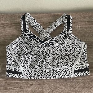 Size 4 lululemon sports bra